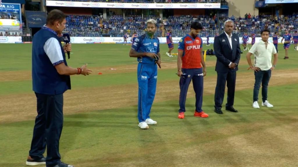 Rohit Sharma Ruled Out, Quinton de Kock Returns as Mumbai Indians Put Into Bat at Wankhede